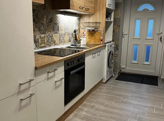 Pazmany Rest Апартаменты *