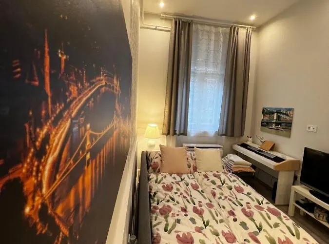 Lägenhet Pazmany Rest *