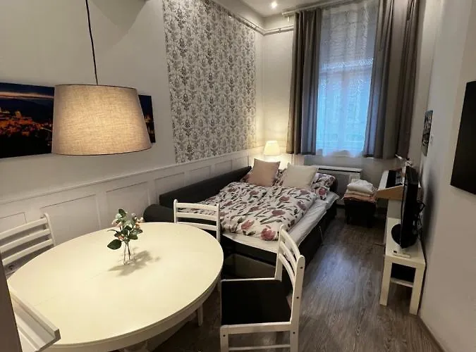 Pazmany Rest Lägenhet