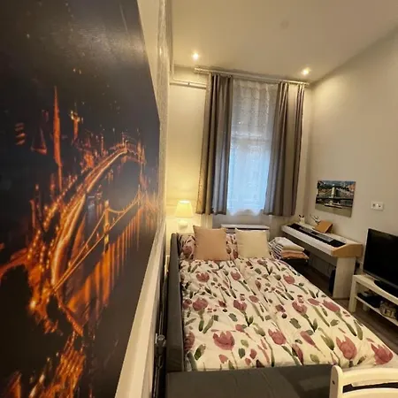 Apartment Pazmany Rest *