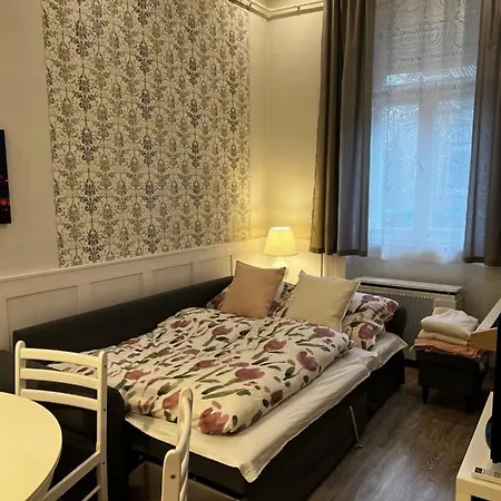 Pazmany Rest * Budapest