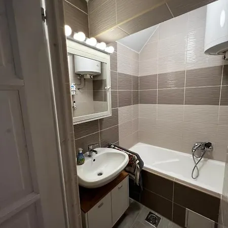 Pazmany Rest Apartment